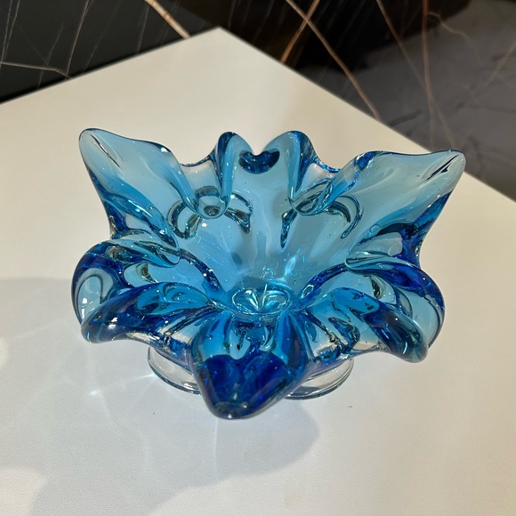 Vintage Peacock Blue Chalet style Art Glass Footed Bowl catchall/ashtray/ Canada - Picture 3 of 5